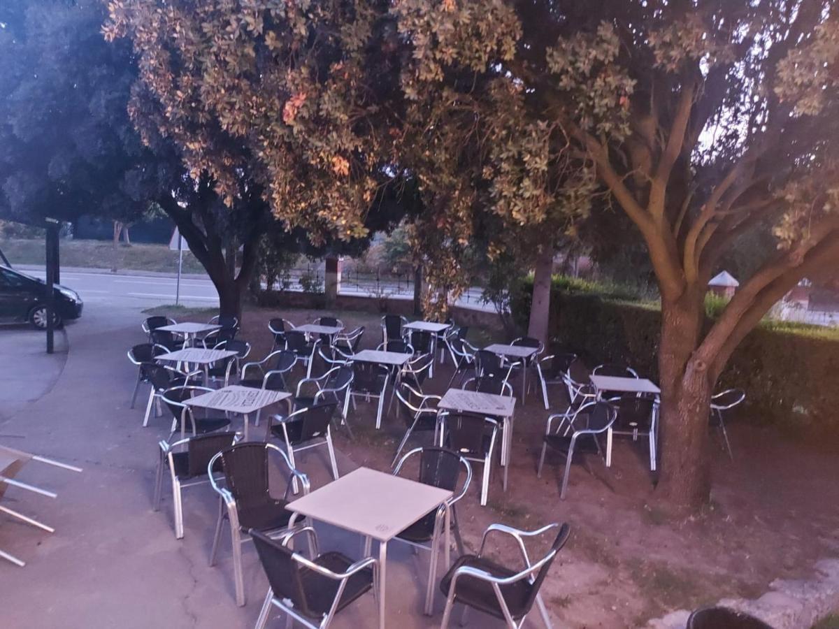 Hostal Linares Villanueva de Argano Exterior photo