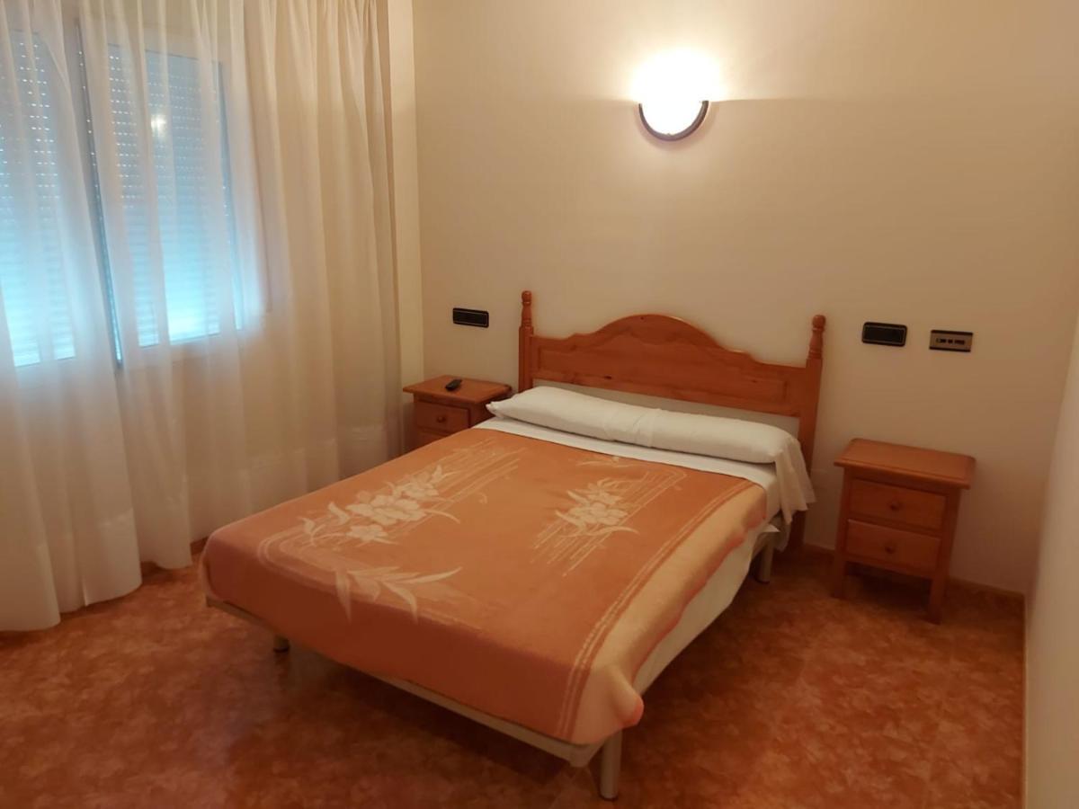 Hostal Linares Villanueva de Argano Exterior photo
