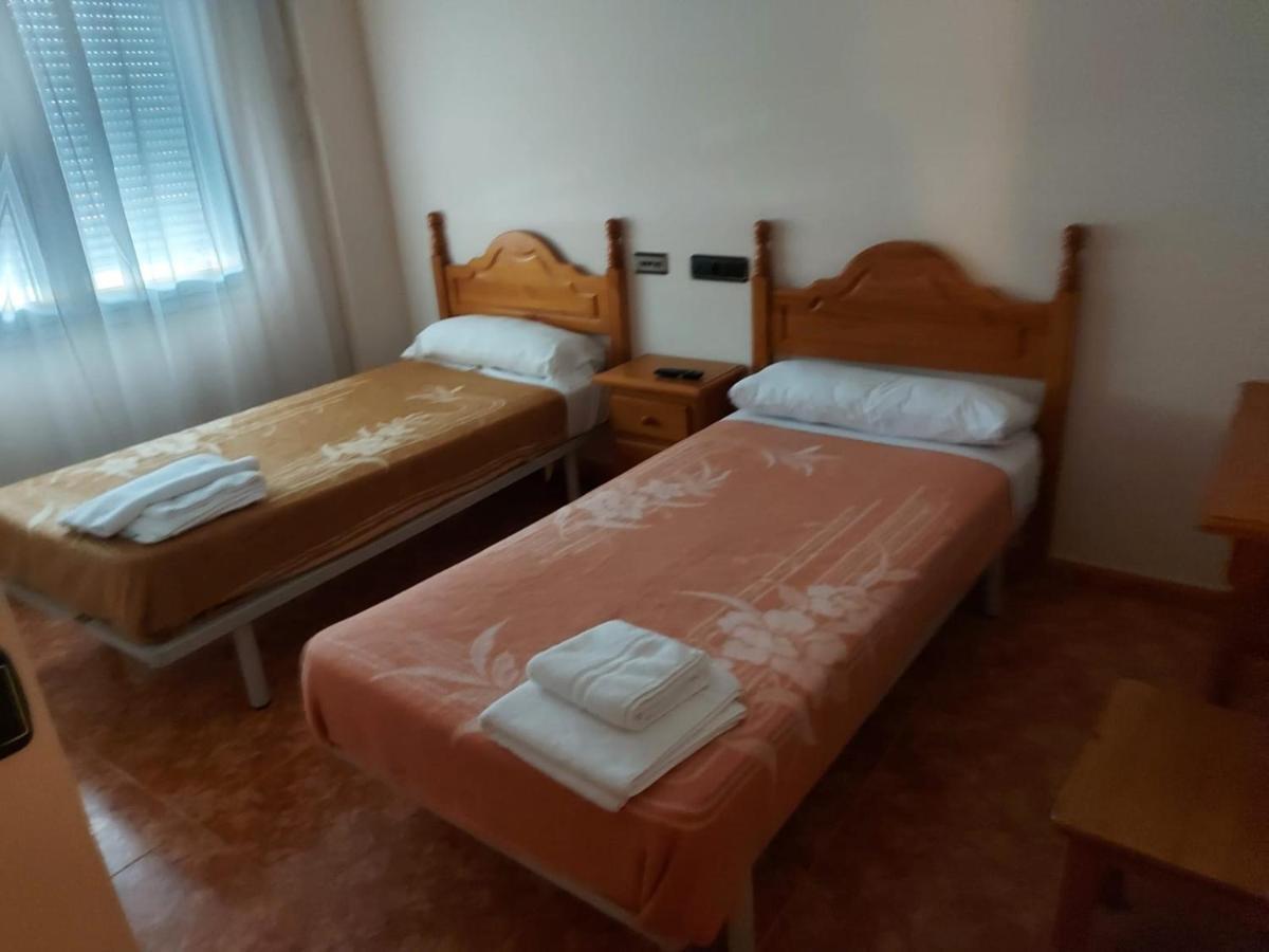 Hostal Linares Villanueva de Argano Exterior photo
