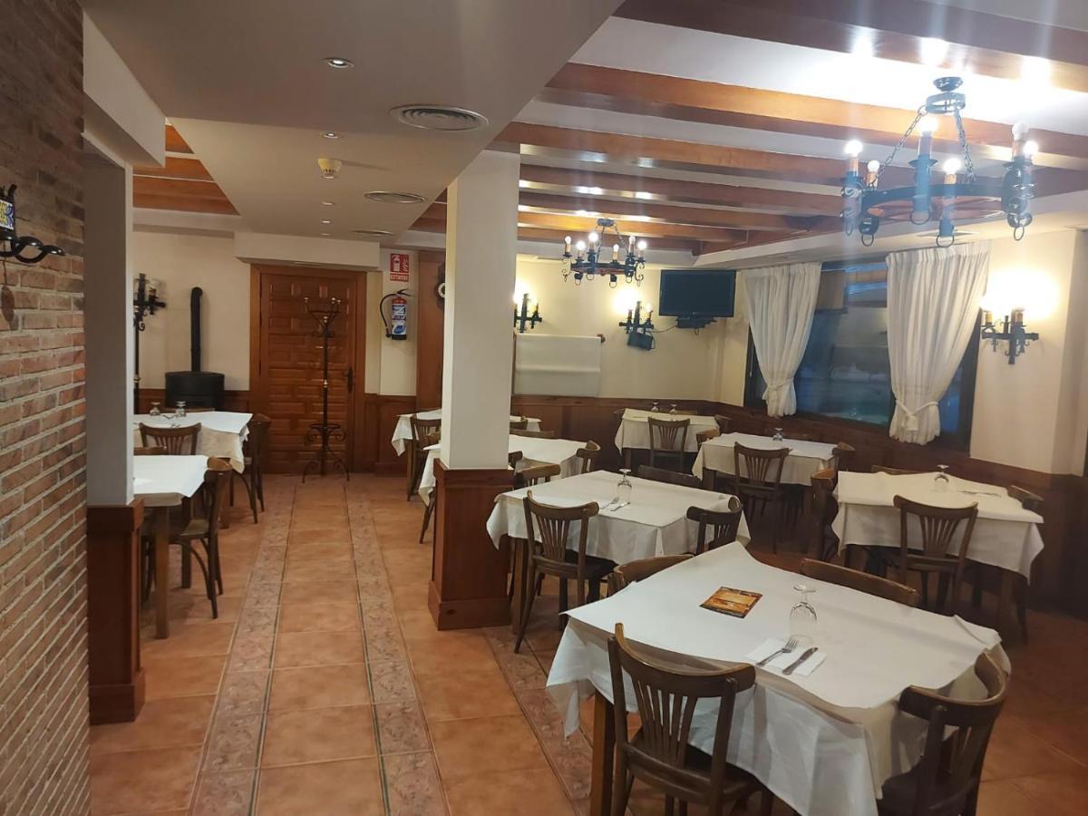 Hostal Linares Villanueva de Argano Exterior photo